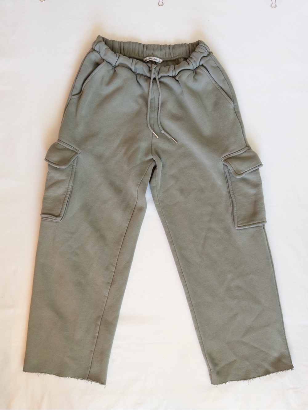 Abercrombie Olive Green Cargo Sweatpants Small Wide Leg Raw Hem